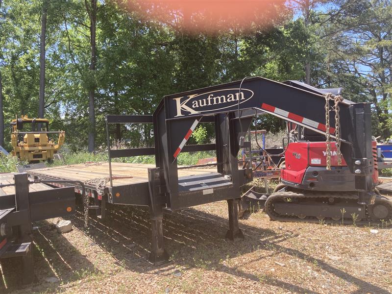2021 Kaufman 25' Tilt Deck Gooseneck Trailer